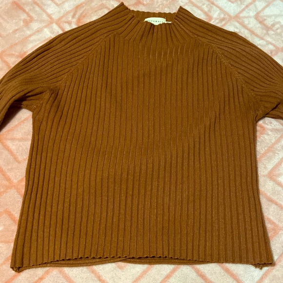 DREAMERS BY DEBUT CROP SWEATER - Picture 3 of 5